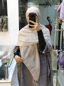 روسری نخ پلیسه