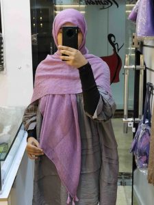 روسری نخ پلیسه