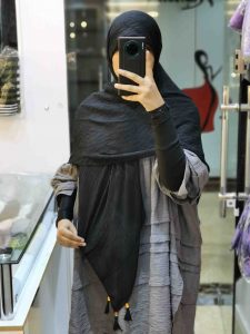 روسری نخ پلیسه