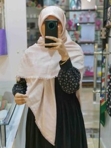 روسری طرح مارک هرمس