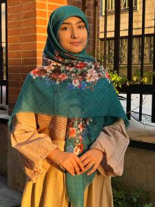 روسری نخی سیا اسکارف