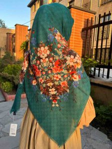 روسری نخی سیا اسکارف