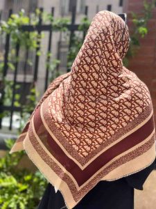 روسری نخی سیا اسکارف