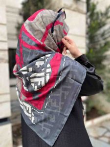 روسری ابریشم فندی
