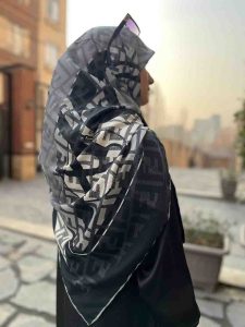 روسری ابریشم فندی