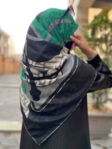 روسری ابریشم فندی