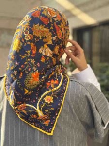روسری ابریشم کوتاه