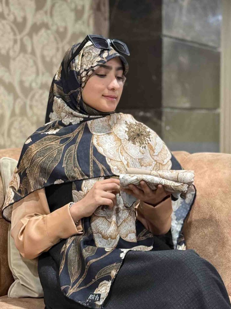 روسری نخی گارزا