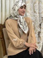 شومیز جلو پلیسه